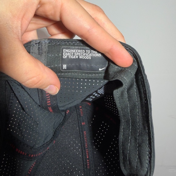 Nike Tiger Woods Heritage86 Golf Hat Black TW Logo Perforated Cap Mens M/L - Picture 6 of 8